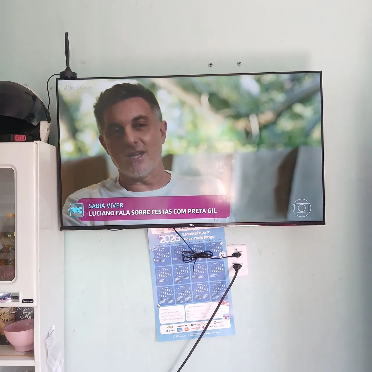 Vende-se TV TCL 43 polegadas smart.