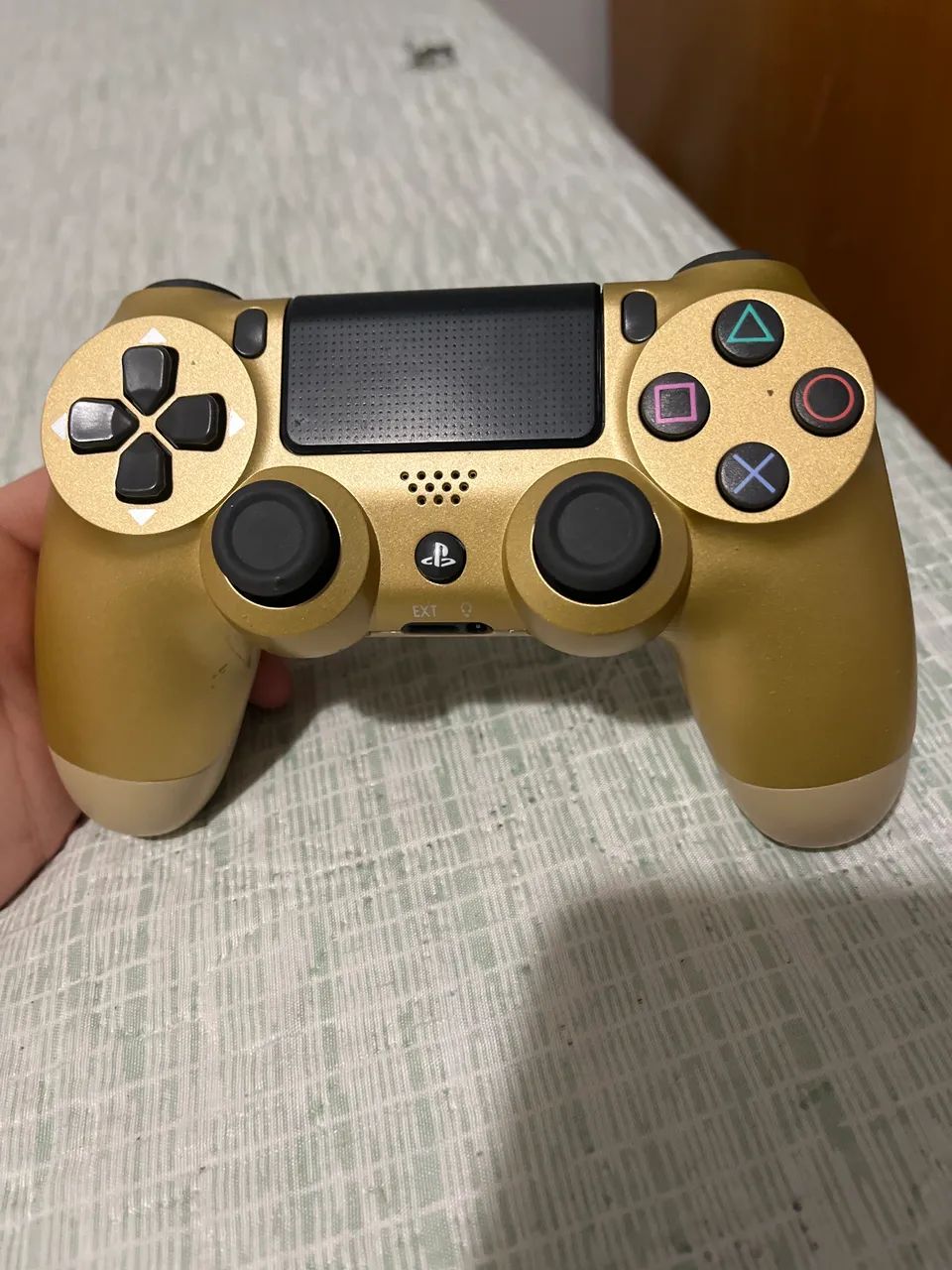 Manete Ps4 dourada 3 meses de uso
