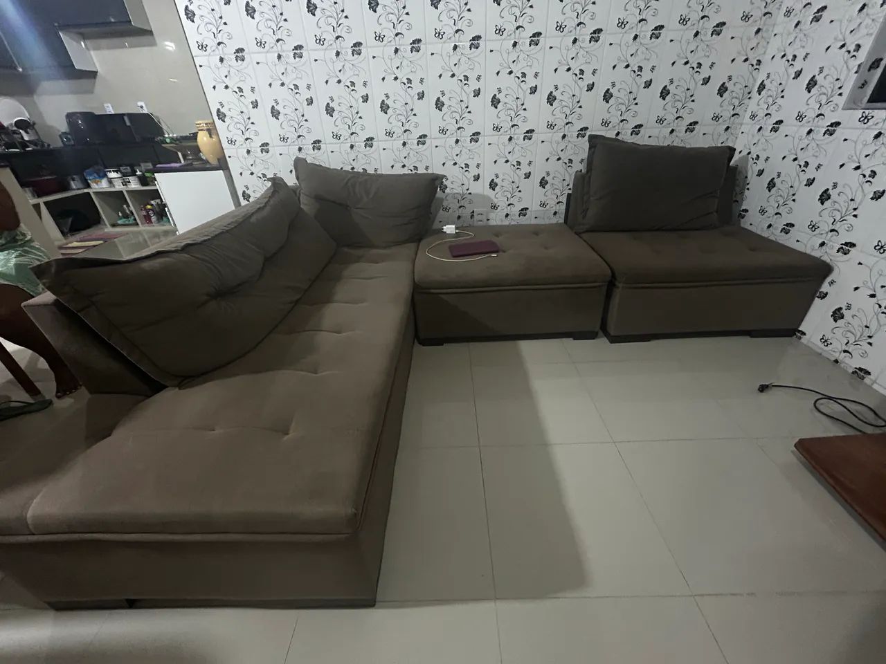Sofá grande com 4 partes