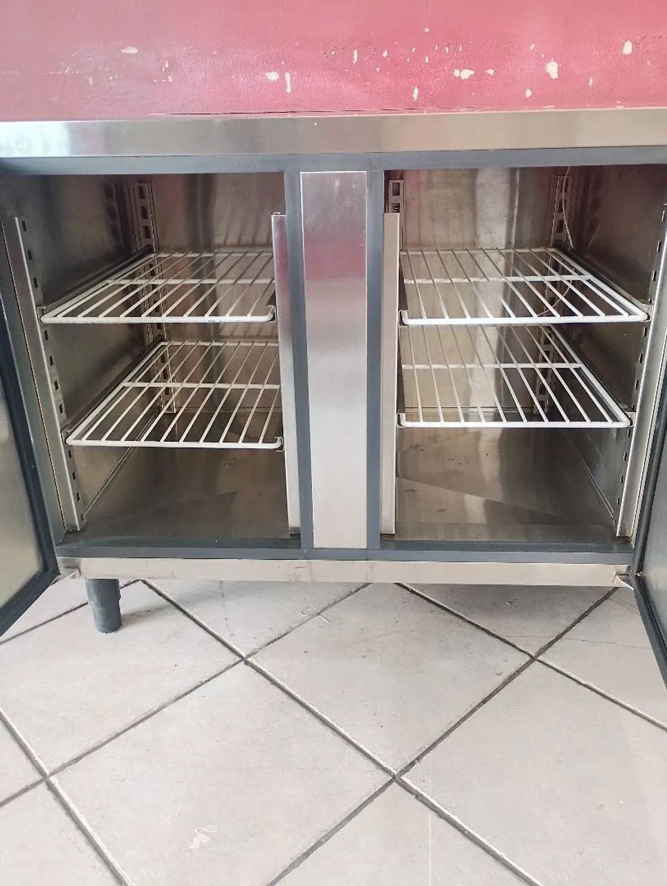 BALCÃO DE INOX REFRIGERADO TUDO FUNCIONANDO PERFEITAMENTE 220 VOLTS ENTREGA GRÁTIS  - Foto 4