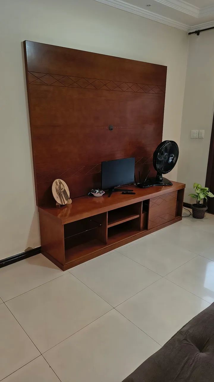 Rack com painel em madeira muito conservado  - Foto 3