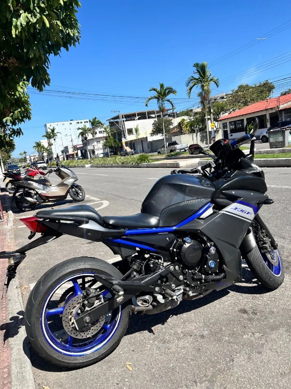 XJ6F  - Foto 4