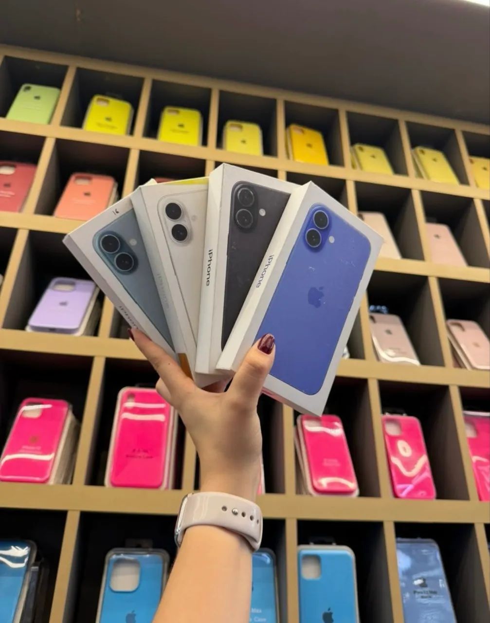 iPhone 16 128GB LACRADO