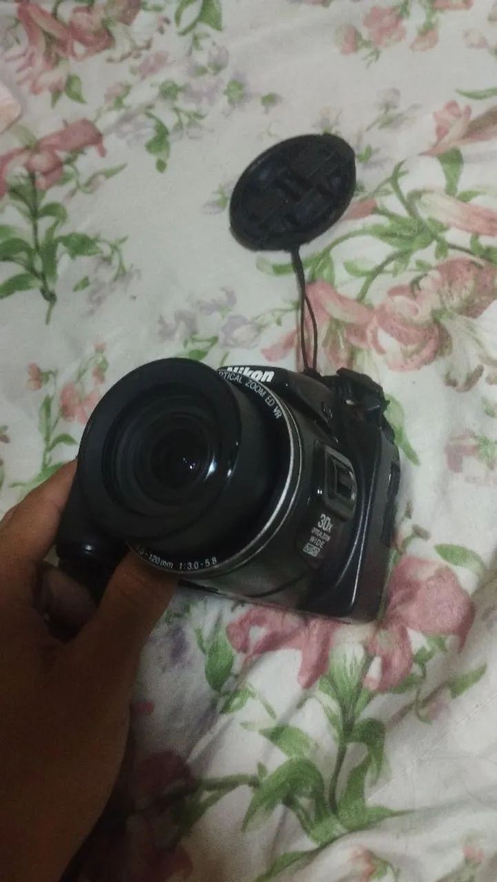Vendo Nikon l820 semi nova 