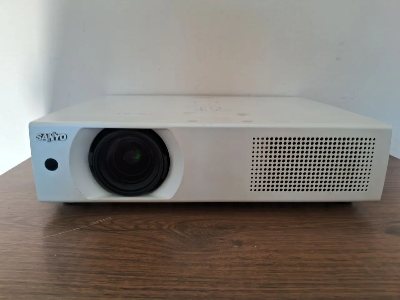 Projetor  Sanyo  XU106 