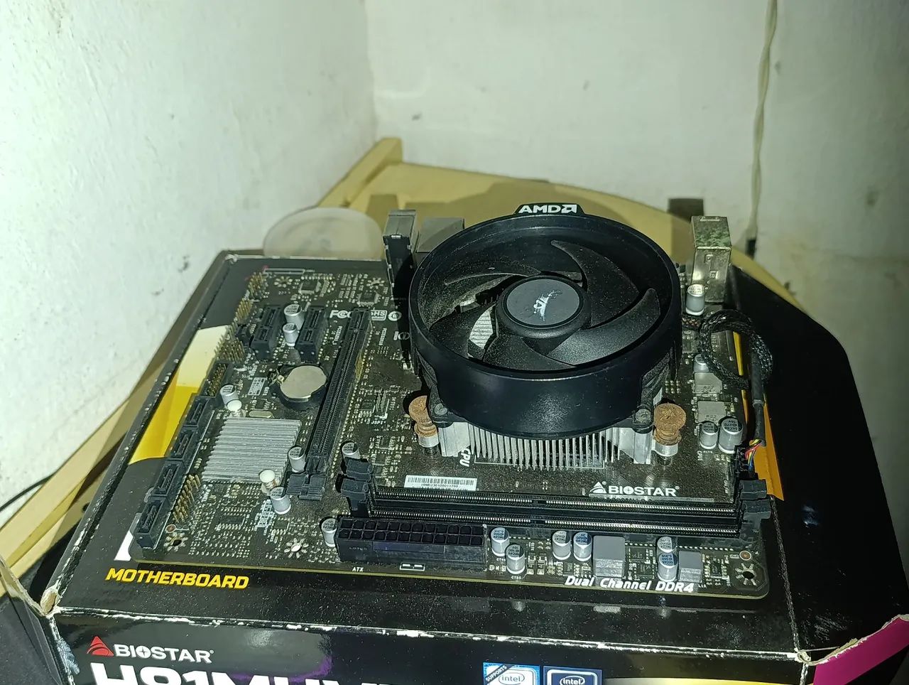 Kit placa mãe e processador Ryzen 3 200g/vídeo integrado  - Foto 3