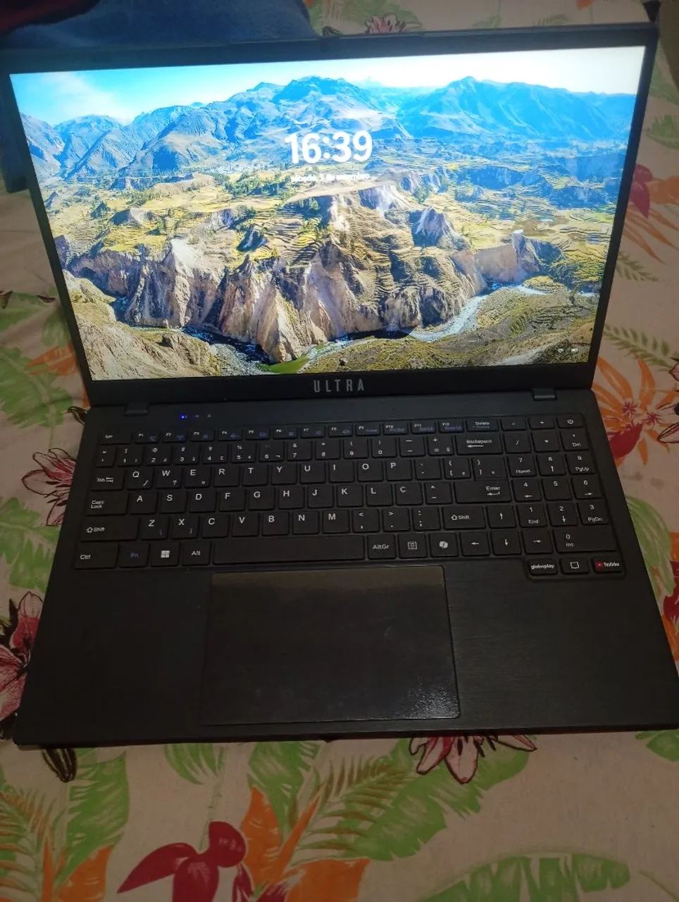 note book multi ultra  tela 15,6` R$ 1000