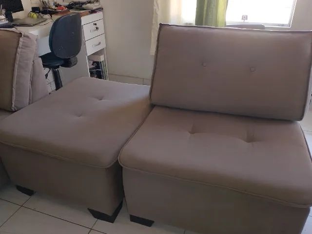 Mesa de jantar quadrado e sofá  - Foto 3