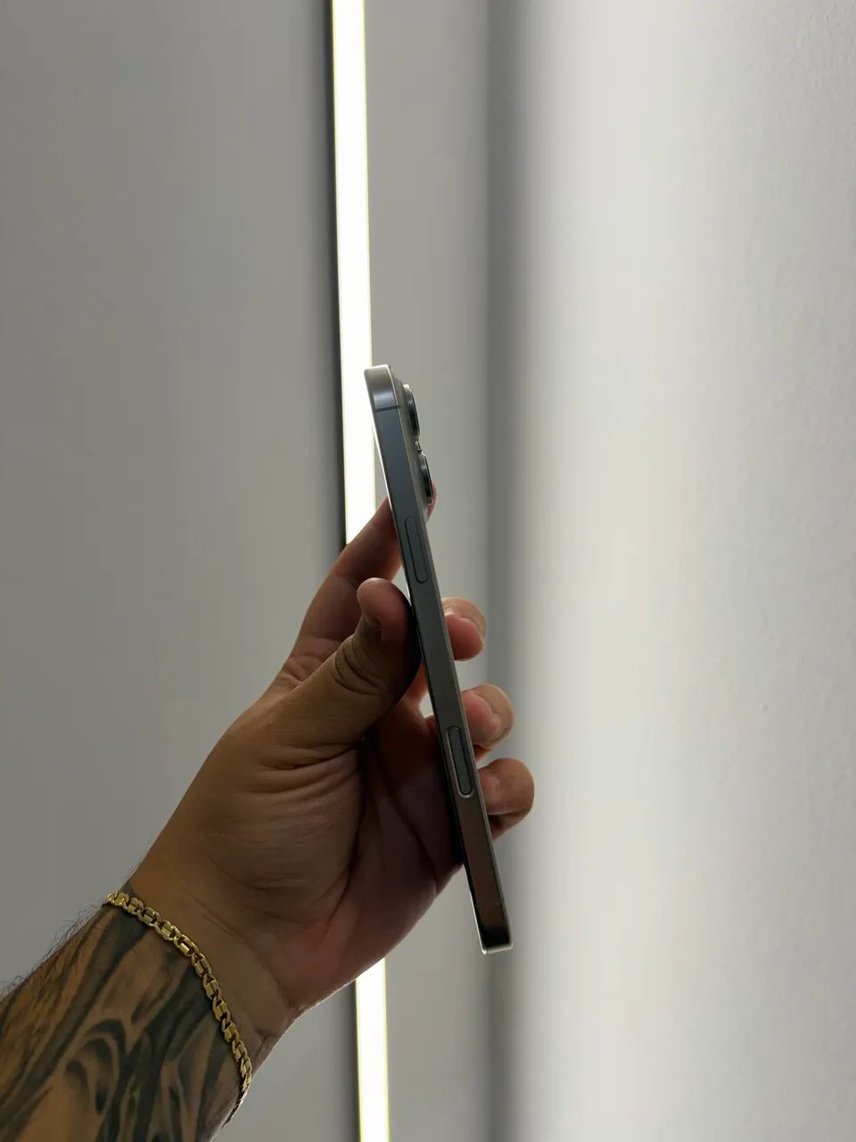 iPhone 16 Pro Max 256 - Foto 3