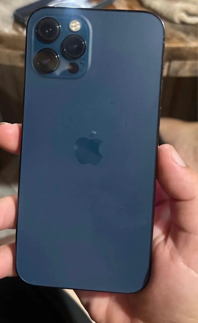 Vendo iPhone 12 Pro azul marinho  - Foto 3