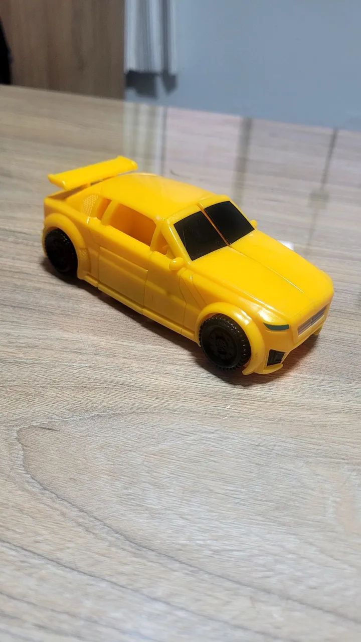 Action Figure Transformers Authentics Bumblebee - Foto 2