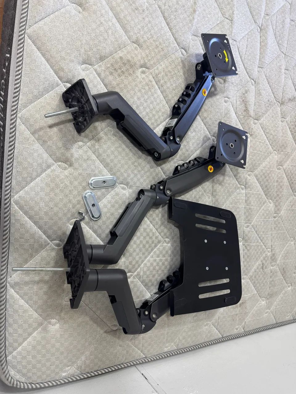 Suporte articulado para 2 monitores e notebook 
