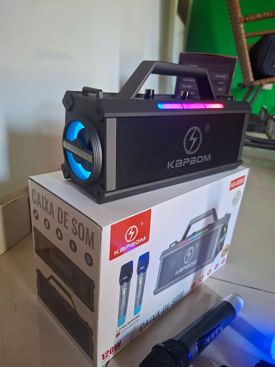 Caixa de som Bluetooth com 2 microfones sem fio - Foto 3
