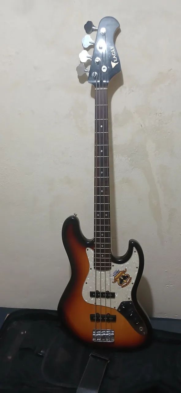 Contra baixo eagle 4 cordas - Foto 2