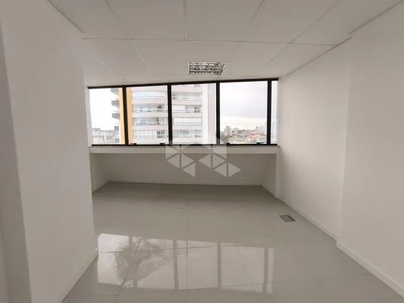 Sala comercial com 22m² para alugar no bairro Estreito em Florianópolis. - Foto 2