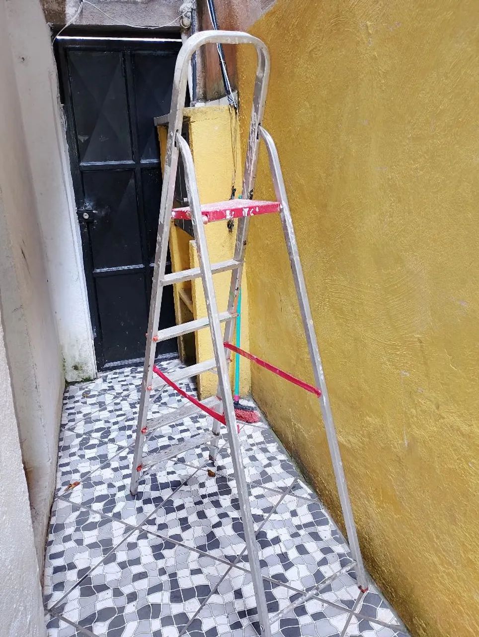 Escada de alumínio  - Foto 2