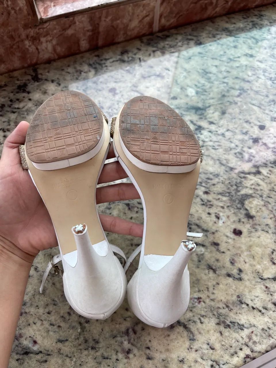 Sandália com aplicação encima  - Foto 4