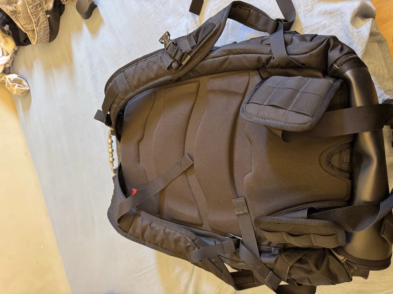 ? Mochila Oakley Kitchen Sink Original - Preta | Excelente Estado - Foto 3