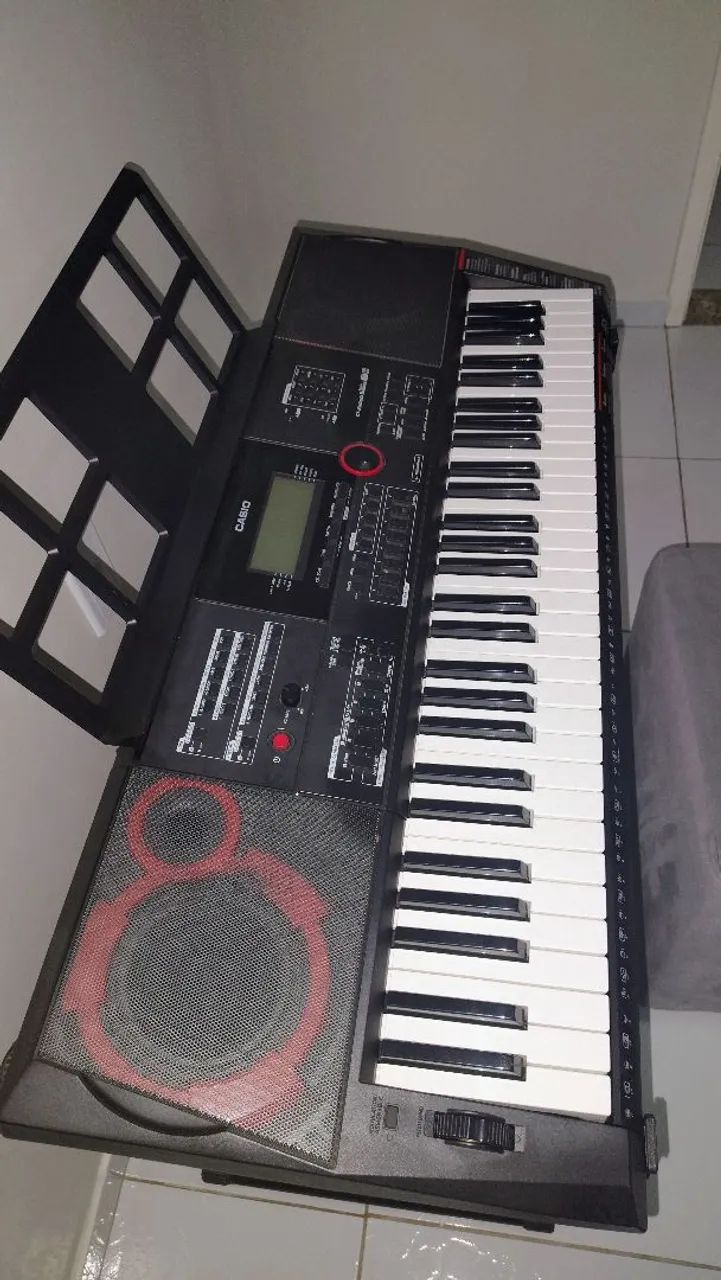 Teclado CTX5000 Casio. Estado de novo