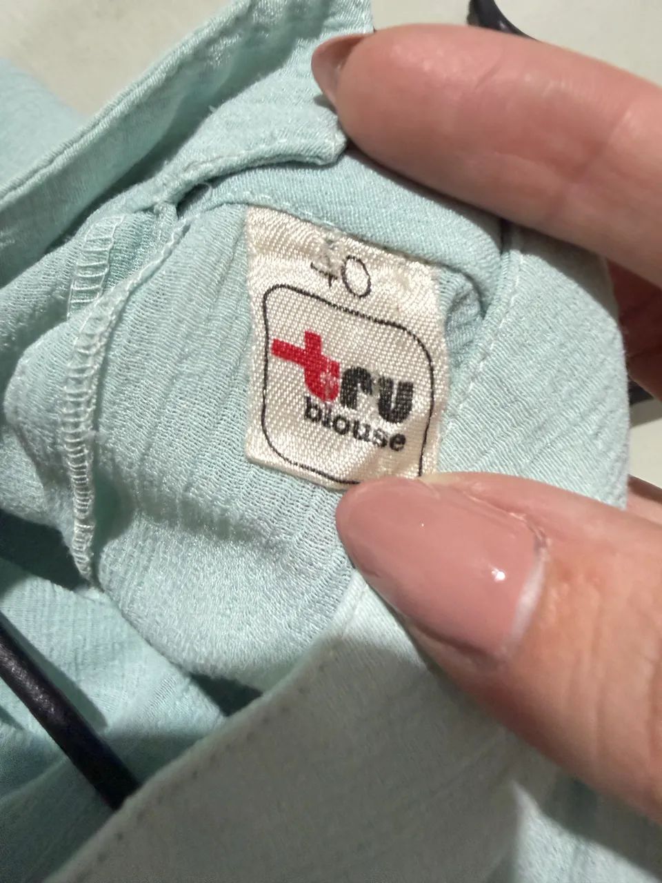 Blusa social em tom azul claro - Foto 3
