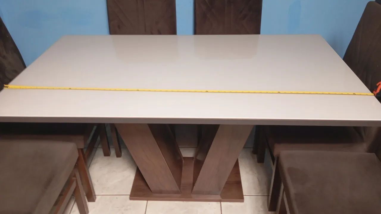 Vendo mesa 6 cadeiras 