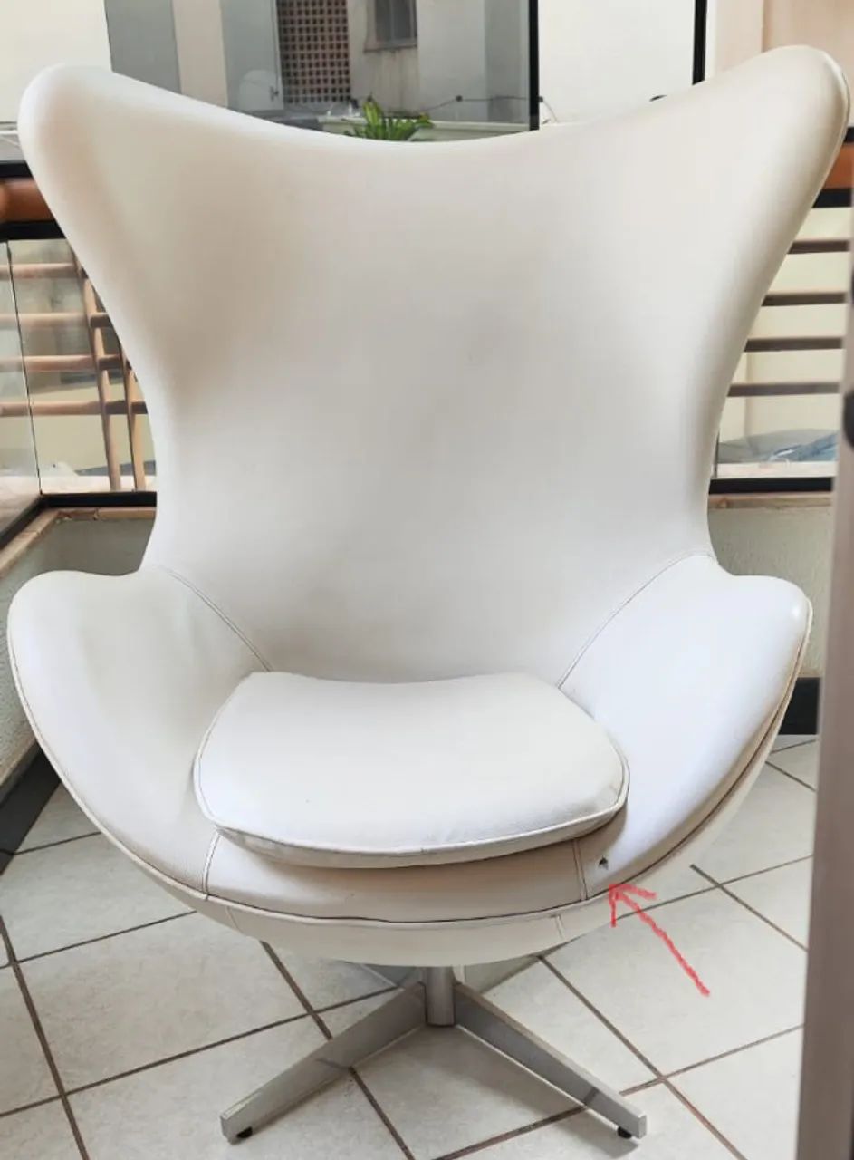 Poltrona Egg Giratória Branca - Design Clássico (Oportunidade) - Foto 2