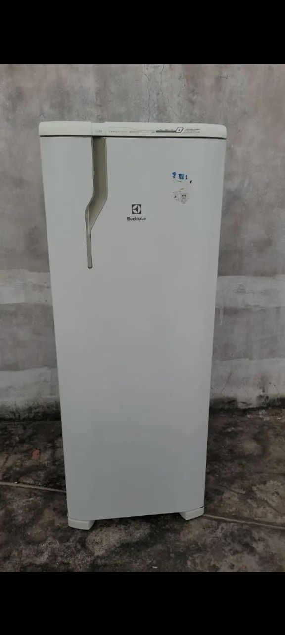 GELADEIRA ELECTROLUX RFE39  - Foto 3