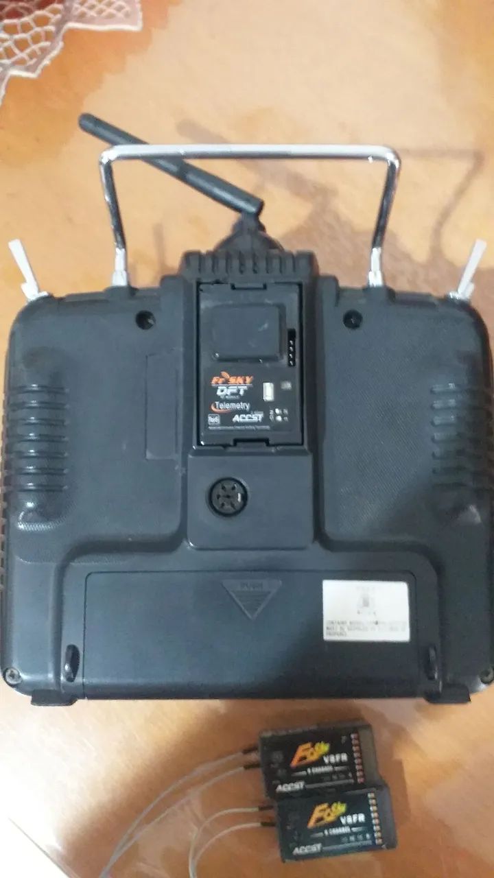 Rádio Futaba T8UHP. - Foto 2