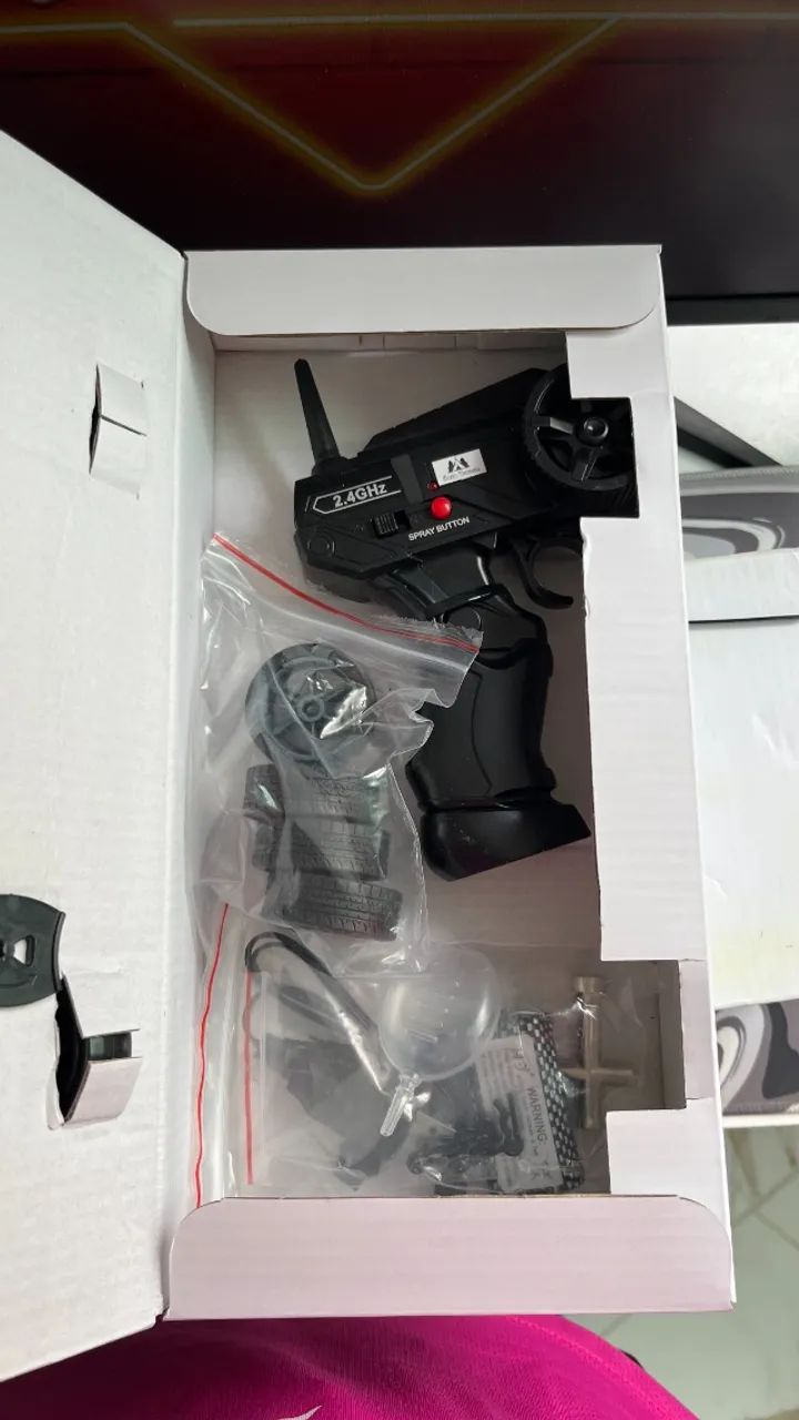  Carrinho de Controle Remoto Drift Racing 1:16 - Com Sistema de Fumaça - Foto 6