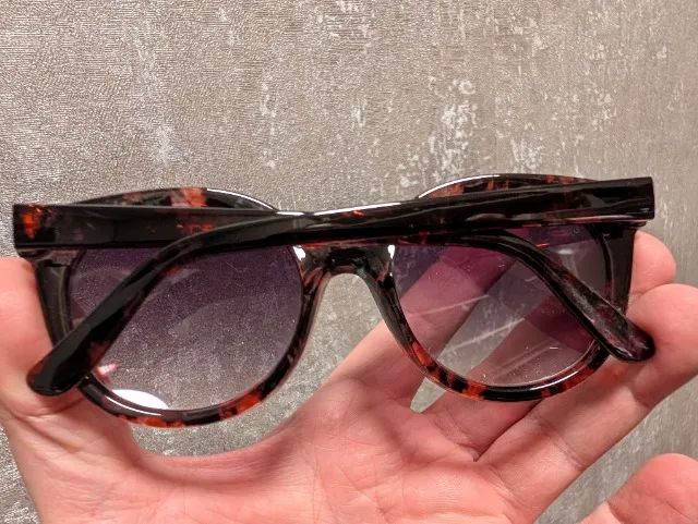 Óculos de Sol Feminino Liz Claiborne - Foto 2