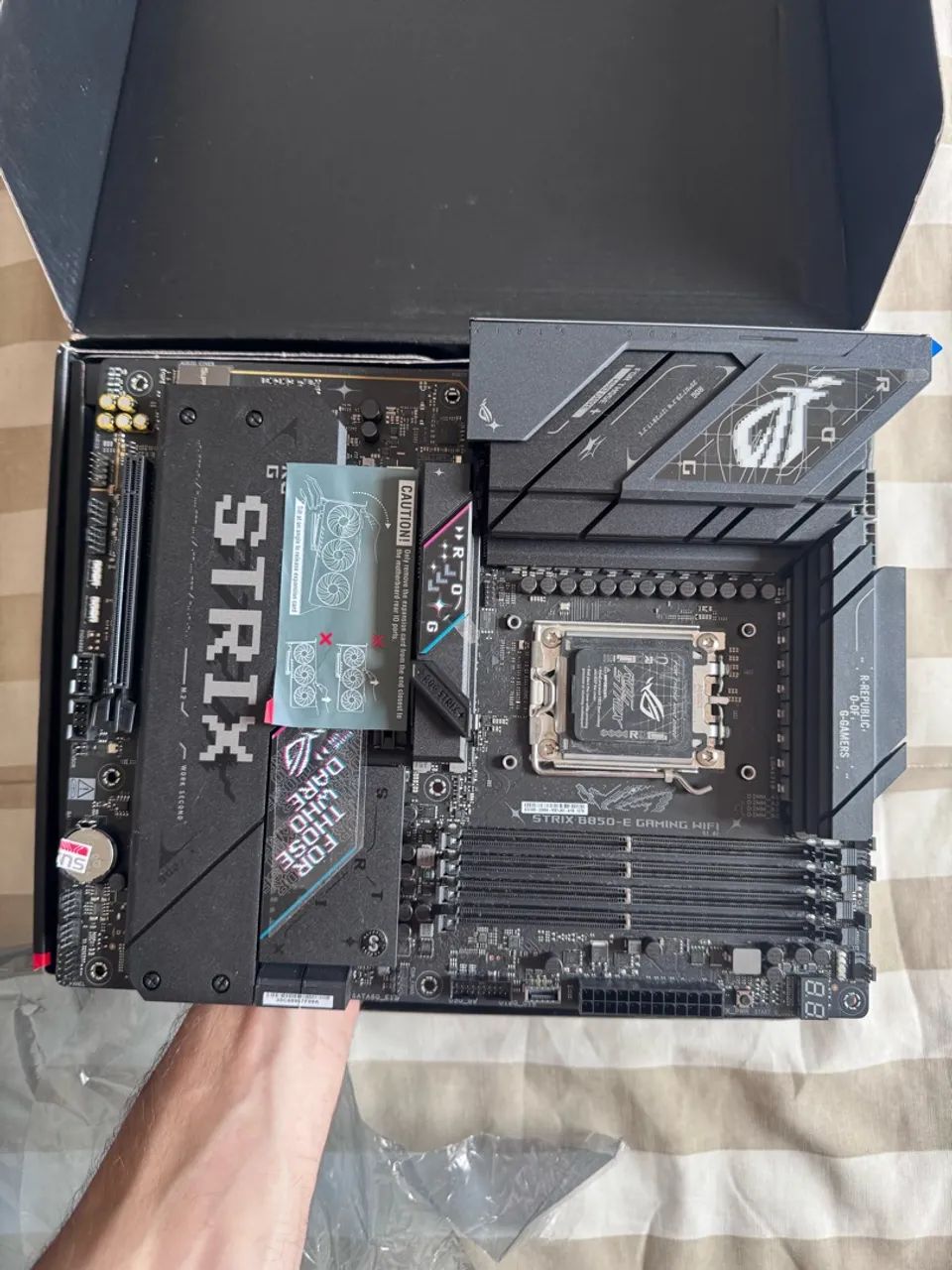 ASUS ROG STRIX B850-E GAMING WIFI PLACA MÃE  - Foto 4