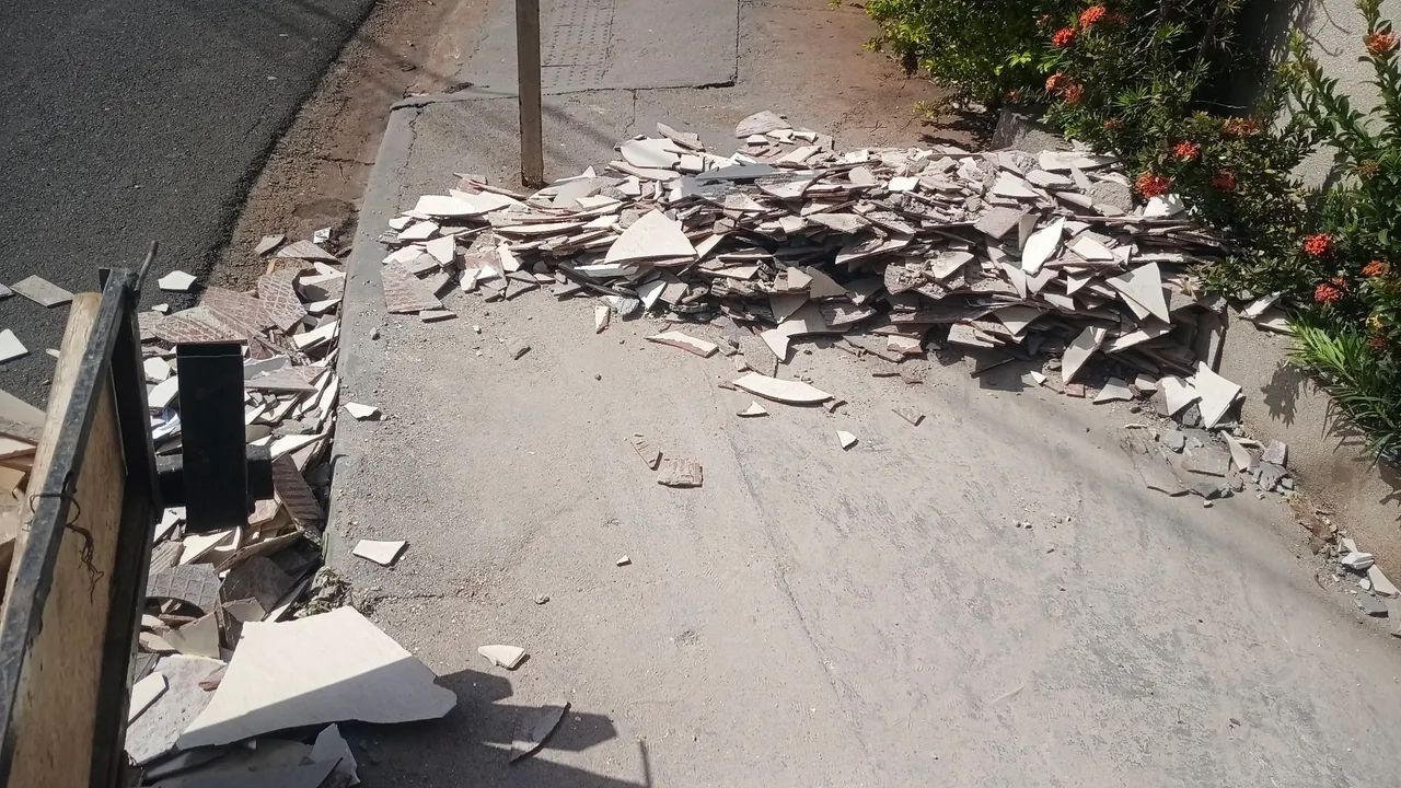 Entulhos e fretes  - Foto 2