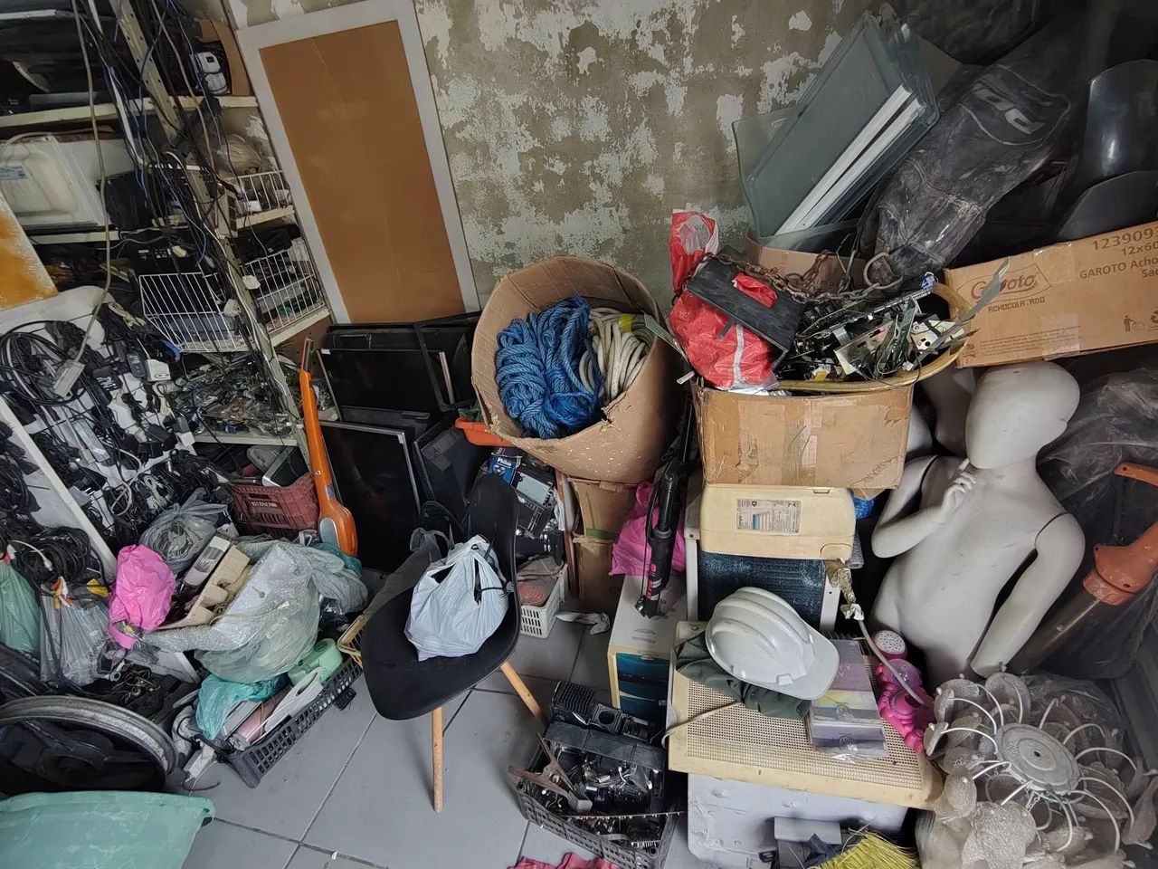 PASSO DUAS GRANDES LOJAS COM GRANDE ACERVO DE MERCADORIAS EM GERAL TIPO, ELETRO ELETRONICO - Foto 4