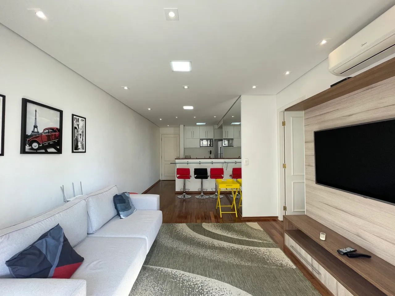 APARTAMENTO MOBILIADO DE 1 DORM PARA LOCAÇÃO NO CENTRO DE ALPHAVILLE