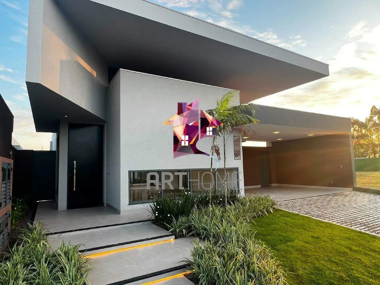 Exclusividade, sofisticação e qualidade de vida: casa de alto padrão com 3 suítes no Condo