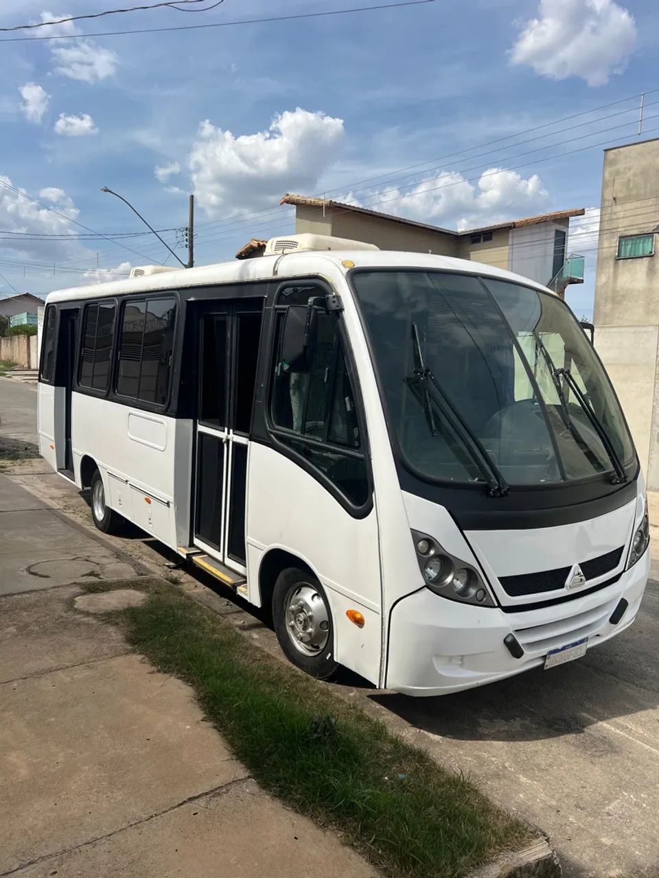 Micro ônibus Agrale 31 lugar - Foto 4
