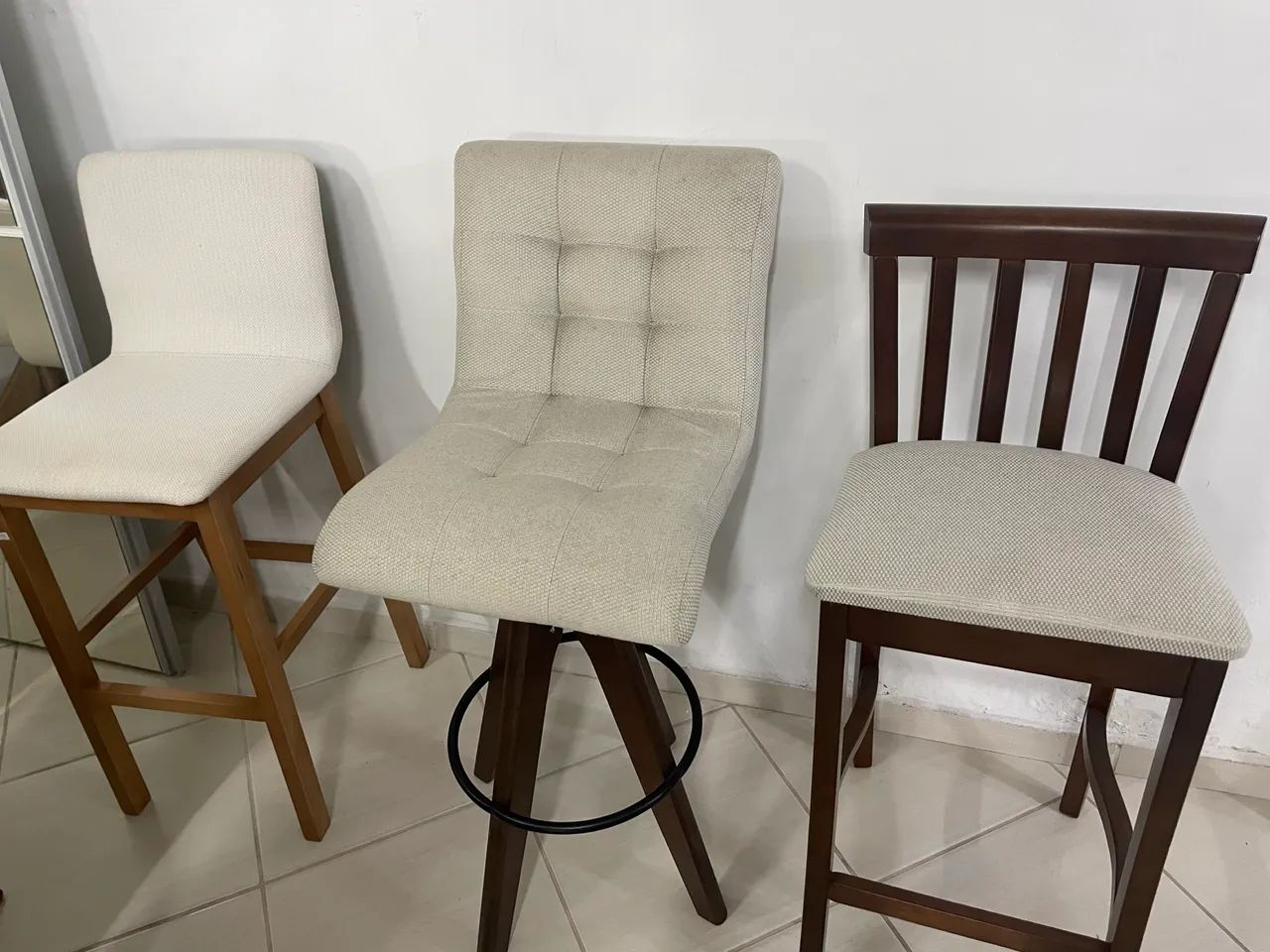 3 banquetas aleatórias novas