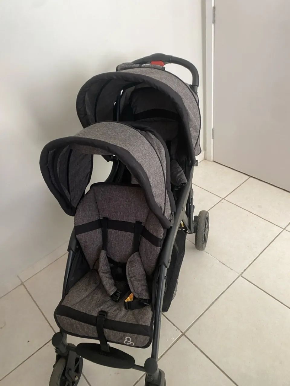 Vendo carrinho de bebê 1.100$ * - Foto 2