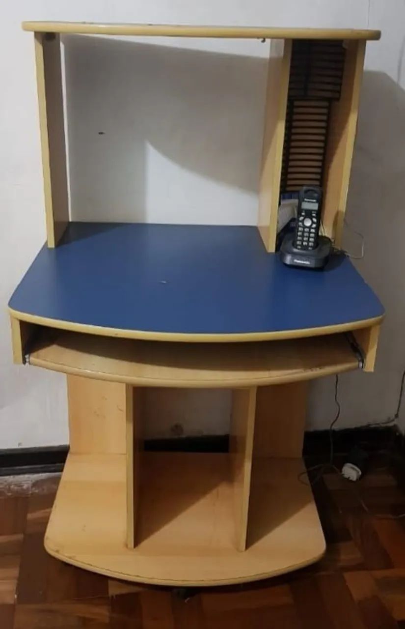 Mesa pra escritório e estudos.