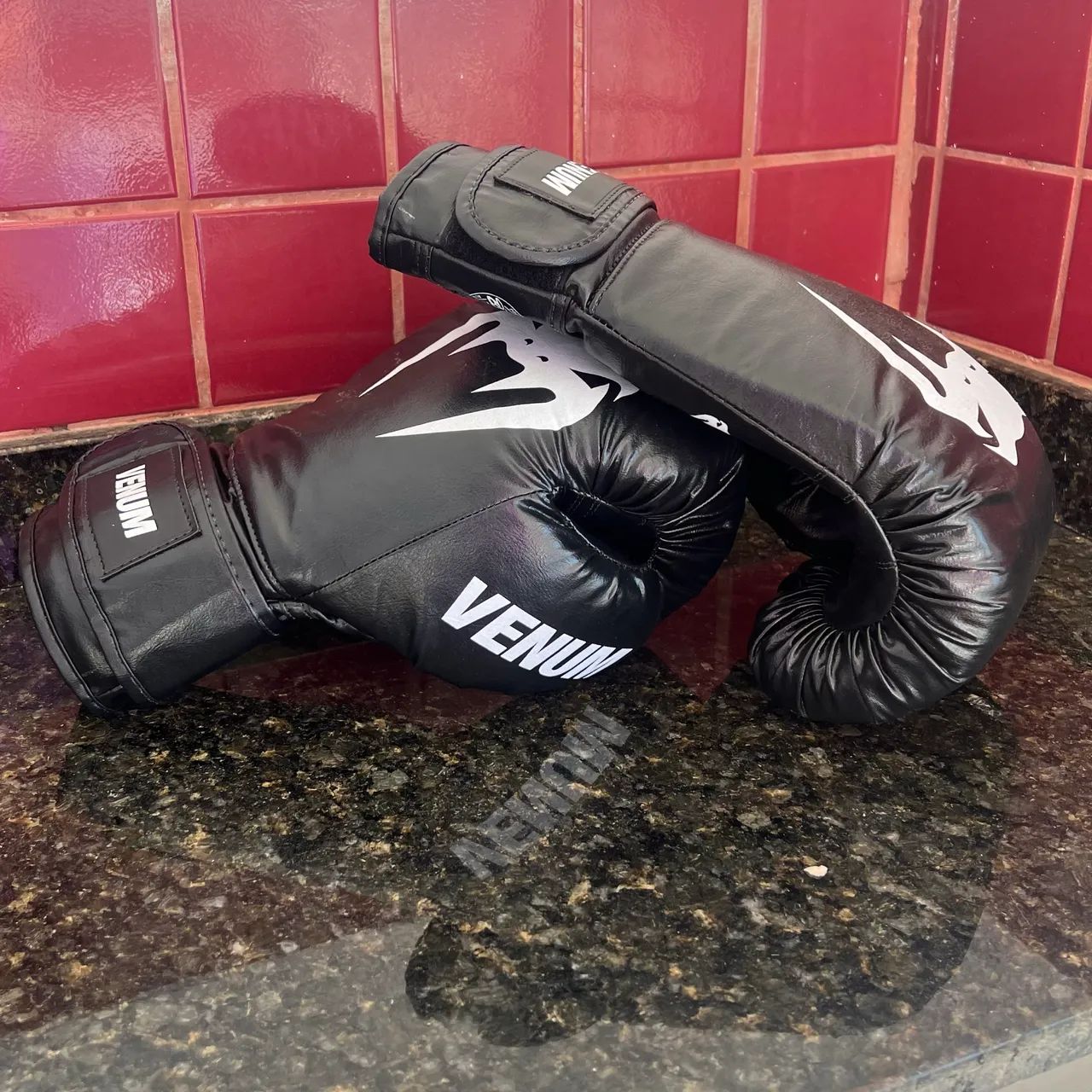 Luva Luta Boxe e Muay Thai Venum Original 14oz
