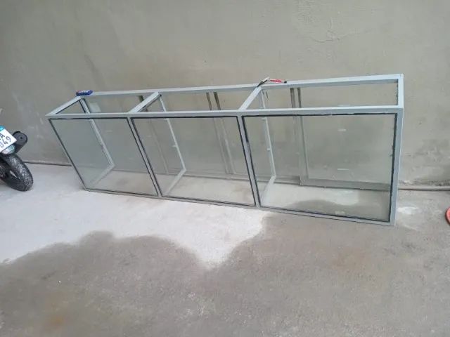 VITRINE EM FERRO E VIDRO - Foto 4