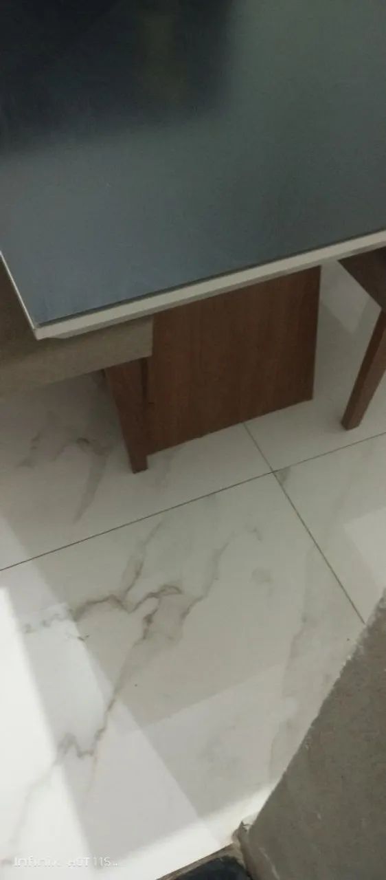 Mesa com cadeiras tampo de vidro  - Foto 2