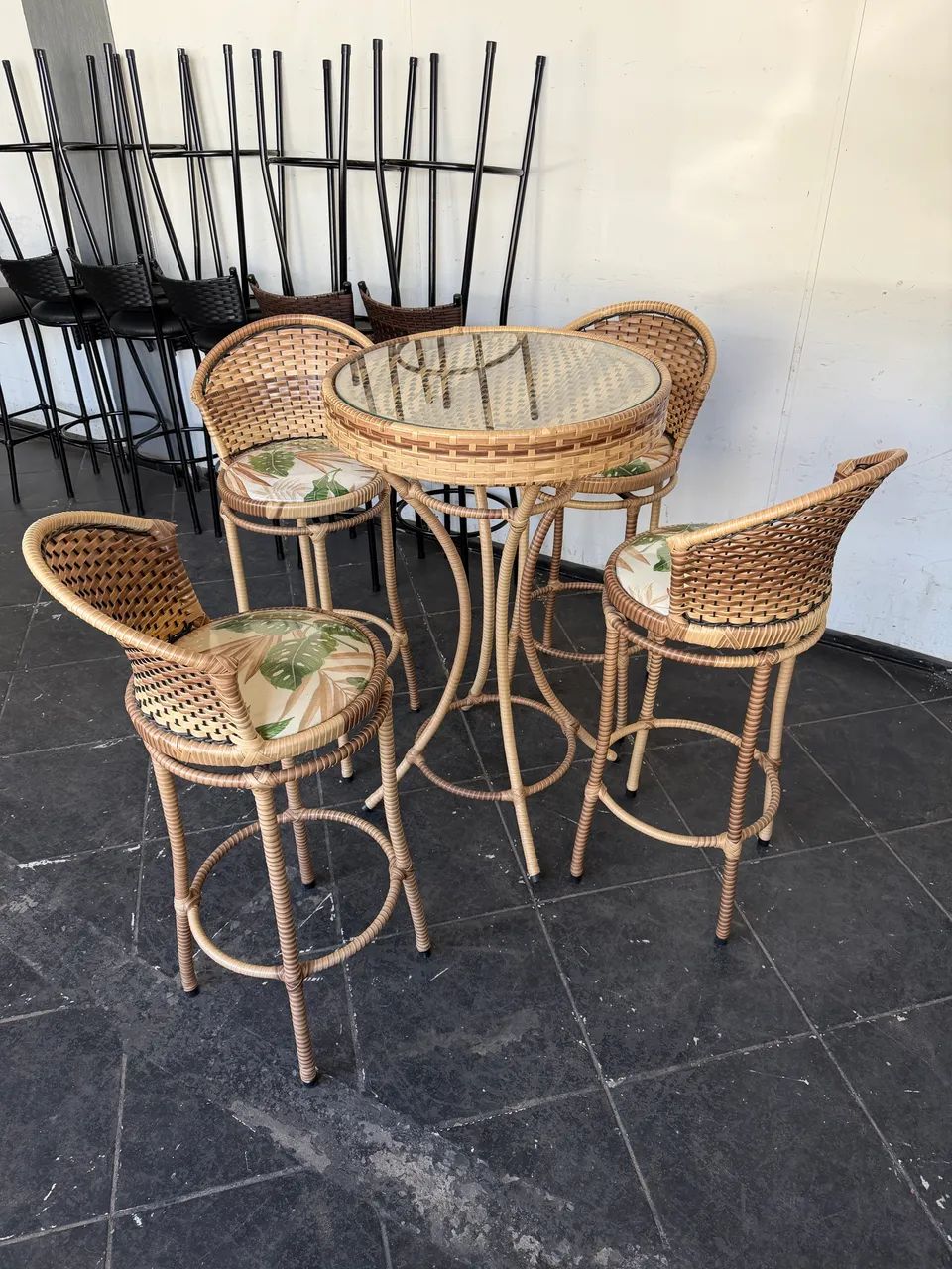Mesa bistrô a pronta entrega 