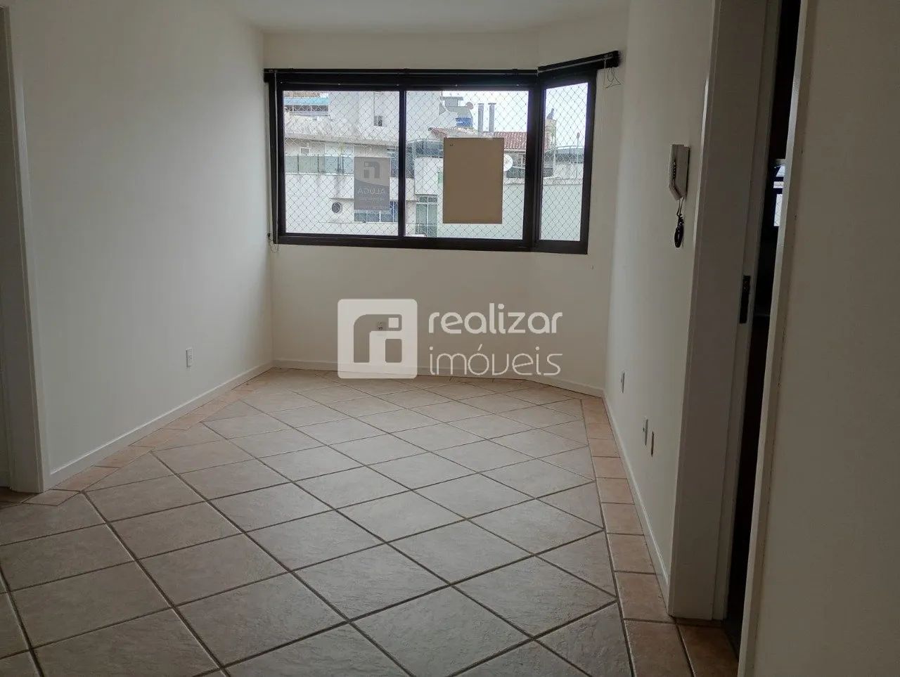Apartamento 2 dormitórios bairro Agronômica em Florianópolis