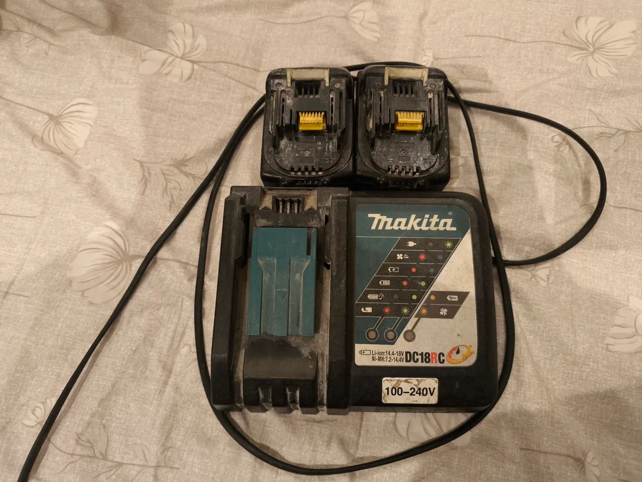 Esmerilhadeira Angular 7" Makita - Foto 2