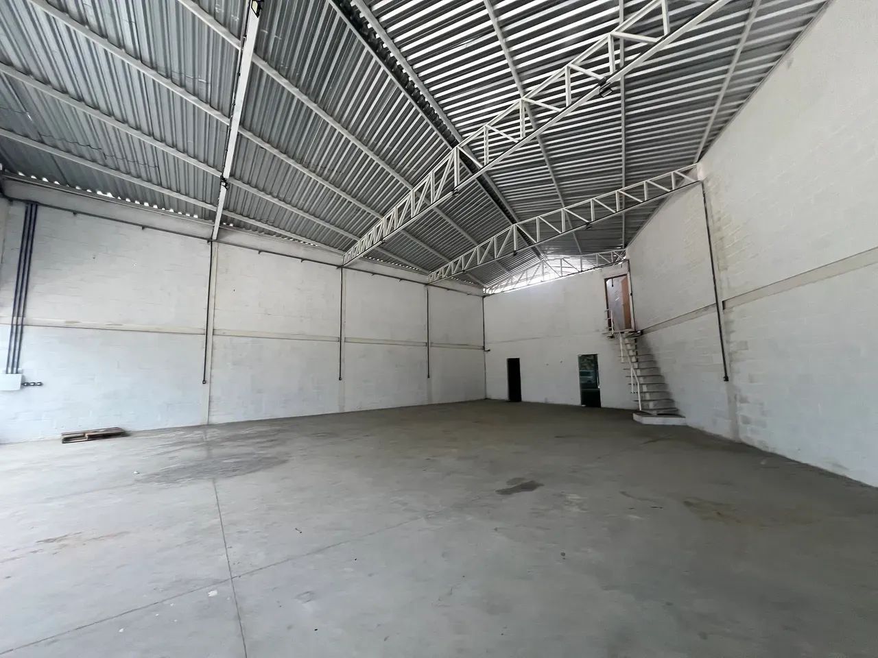 ALUGA-SE GALPÃO 340 M² NA BR-101 NORTE  IPIOCA - Foto 3