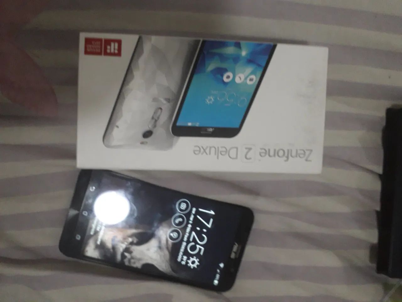 Celular Asus deluxe 128GB - Foto 4