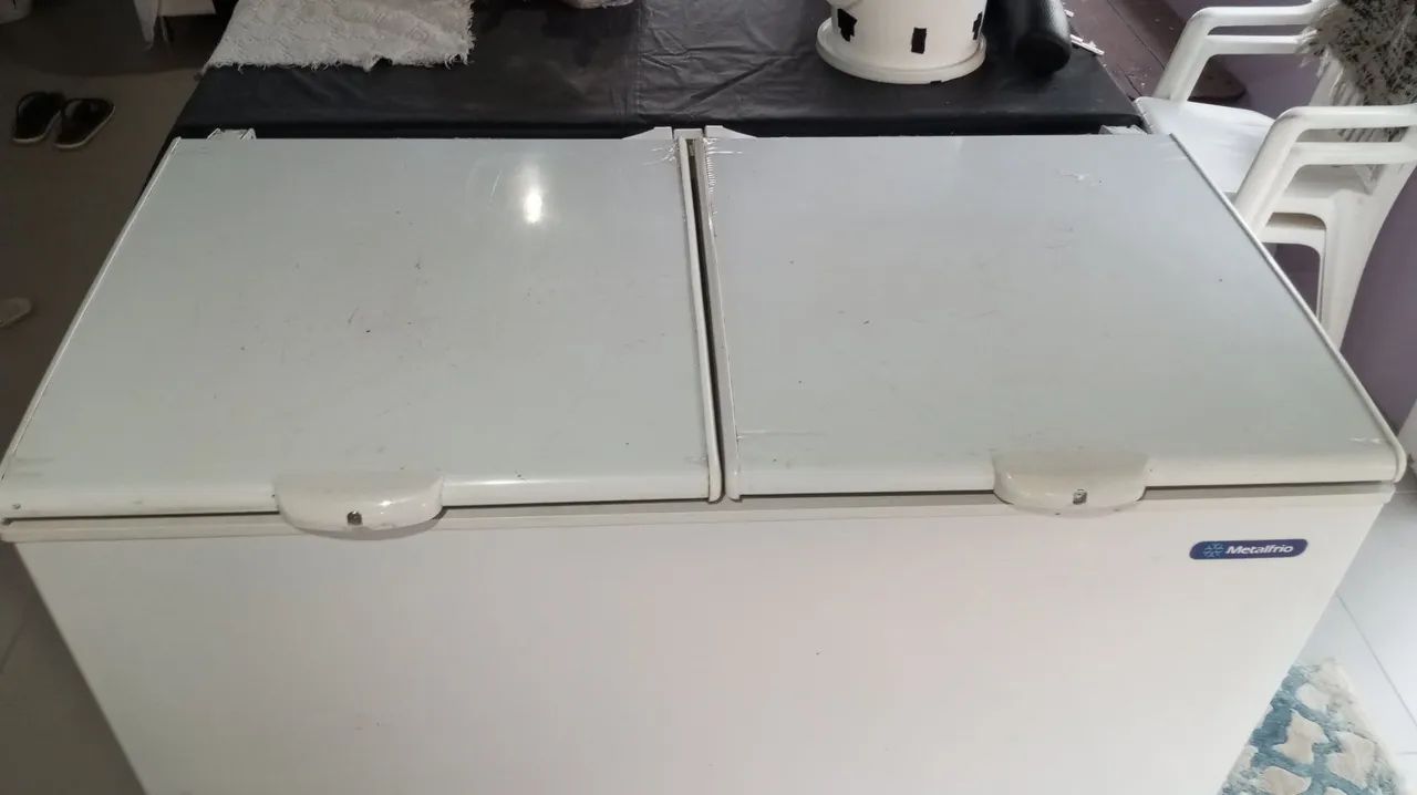 Freezer horizontal Semi novo 