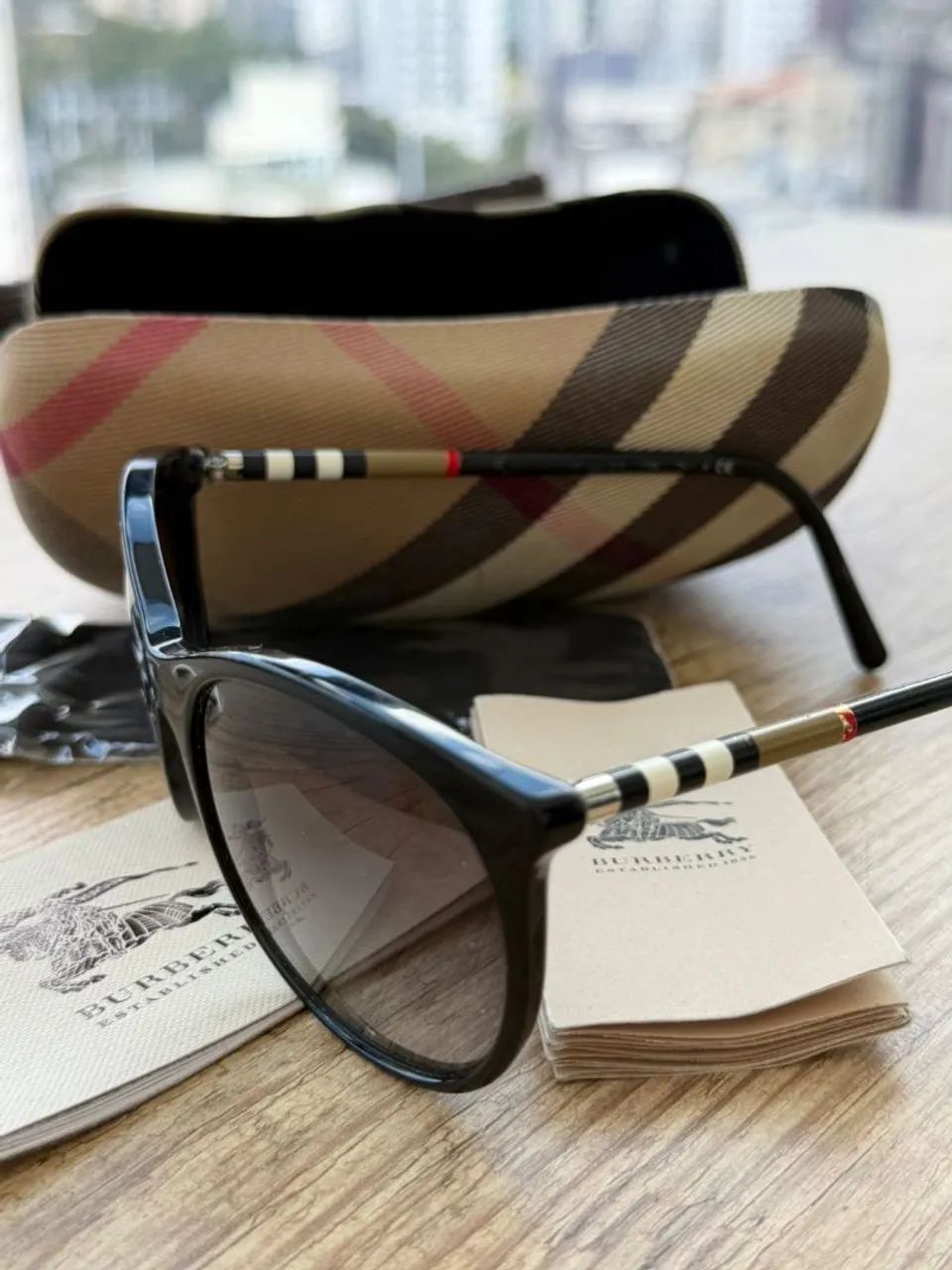 Óculos Burberry feminino  - Foto 2