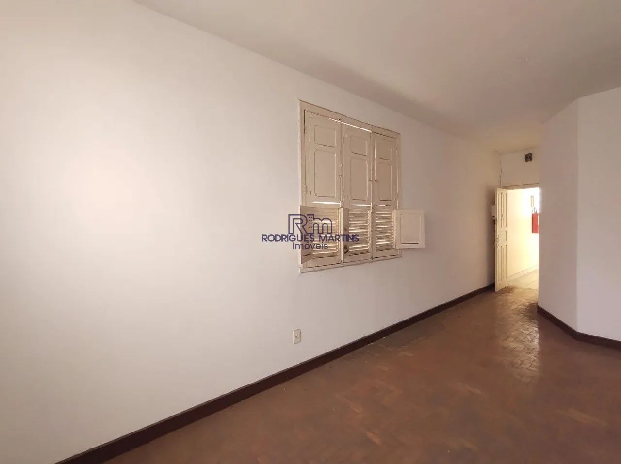 Vende Apartamento com 03 quartos no Caiçara - Foto 2